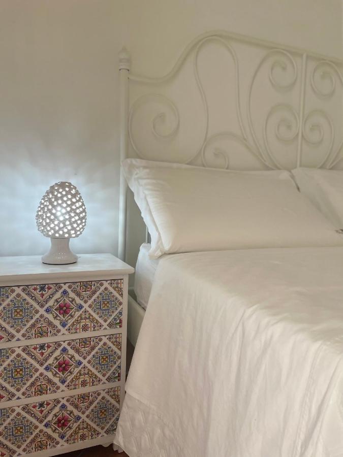Bed and Breakfast Salentina White House Лечче Екстер'єр фото